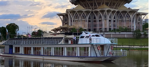royal river cruise kuching