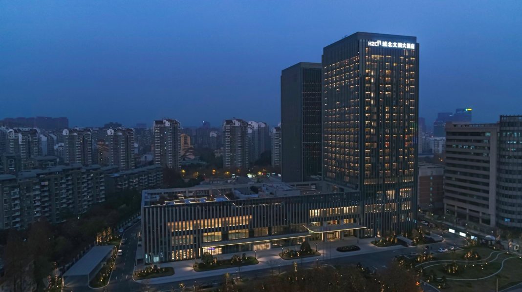 Wenlan-Hotel-Northern-Hangzhou-Night-scaled