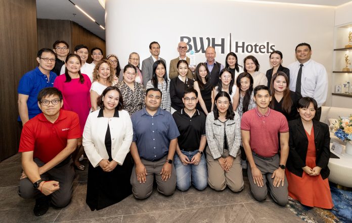 Best Western Wins Travel Weekly Asia Readers Choice Awards - Team