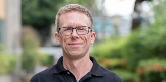 Exo Travel cranks up commercial team