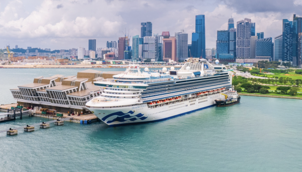 Diamond Princess homeports in Singapore