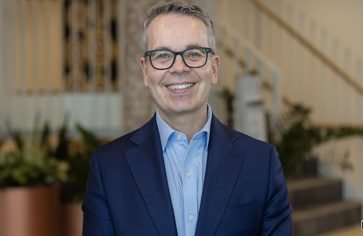 Tourism Australia hires Robin Mack as MD