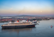 Cunard Queens rendezvous in Long Beach