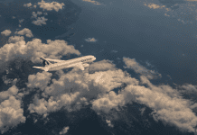 Qatar Airways returns to Abu Dhabi