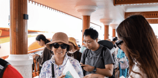 Chinese cruise ship visits the Maldives