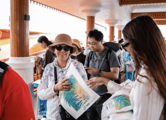 Chinese cruise ship visits the Maldives